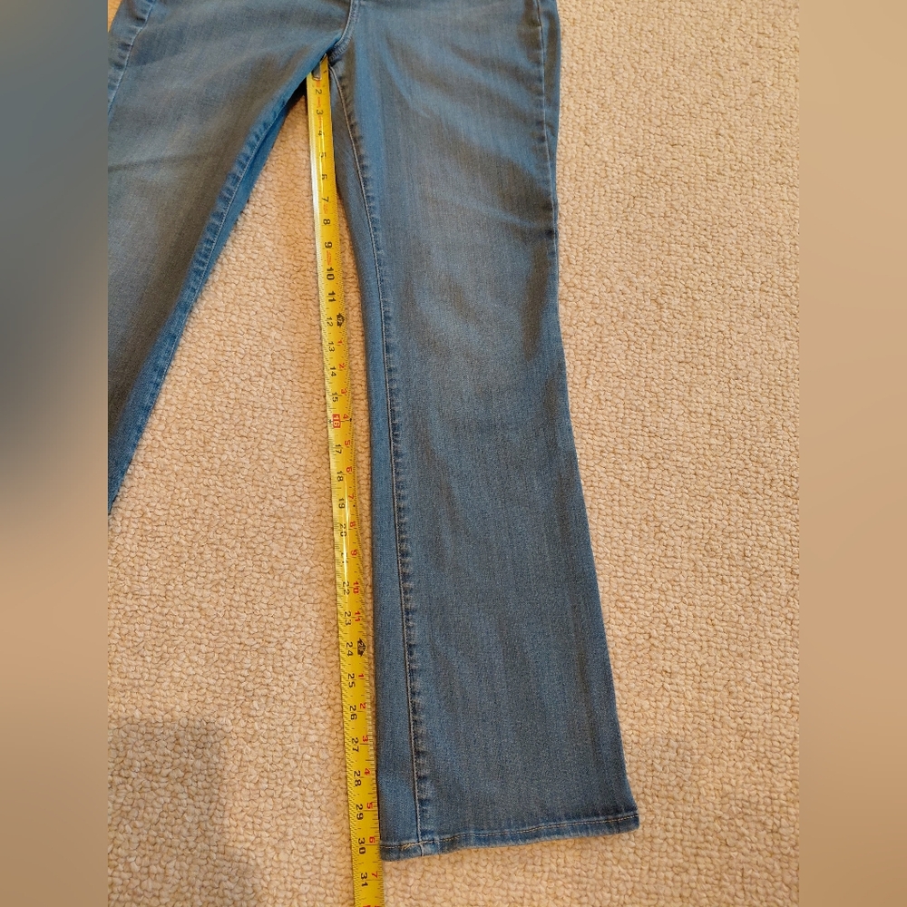 NYDJ Women's Slim Bootcut Jeans Light Blue Denim Size 10 Stretch Casual Comfy. - Picture 4 of 11